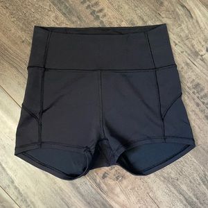 LULULEMON IN MOVEMENT SHORTS